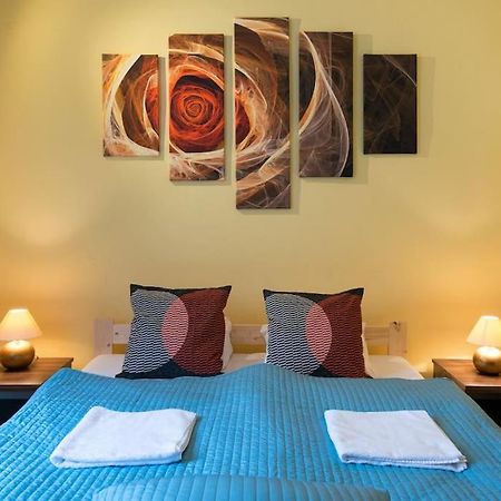 Big Cosy Retro Apt, Free Parking, 15Min Oldtown & Kazimierz - By Homelike 크라쿠프 외부 사진